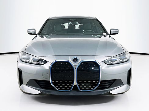 Used 2023 BMW i4 eDrive40 image 2