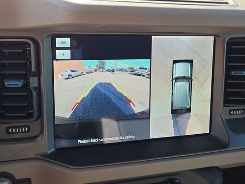 Used 2024 Ford Bronco Wildtrak image 18