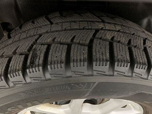 Used 2018 Jeep Cherokee Trailhawk w/ Cold Weather Group AWD/4WD image 27
