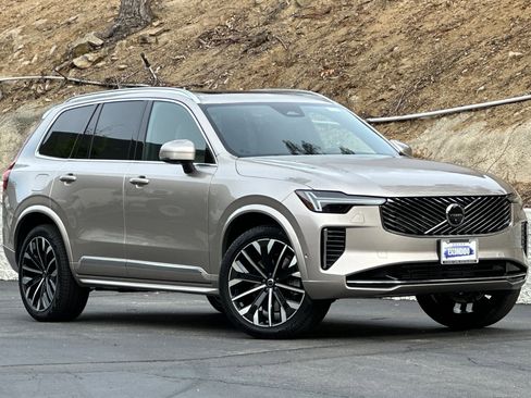 New 2026 Volvo XC90 T8 Plus image 2