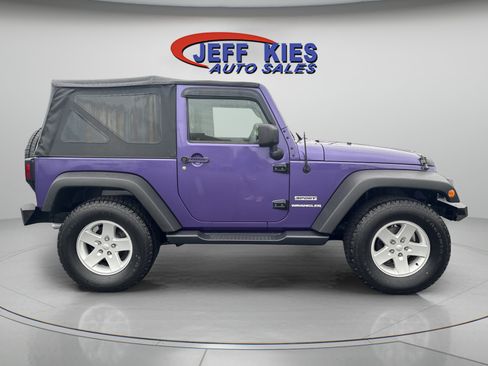 Used 2017 Jeep Wrangler Sport w/ Quick Order Package 24S AWD/4WD image 4