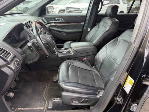 Used 2017 Ford Explorer Platinum AWD/4WD image 10