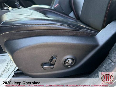 Used 2020 Jeep Cherokee Trailhawk w/ Cold Weather Group AWD/4WD image 16