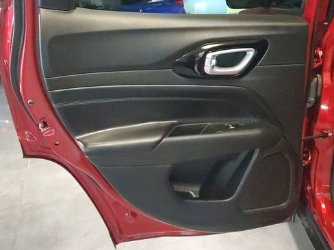 Used 2025 Jeep Compass Latitude w/ Altitude Special Edition image 16