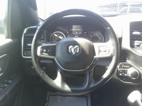 Used 2022 RAM 1500 Big Horn AWD/4WD image 18