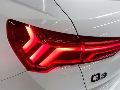 Certified 2023 Audi Q3 2.0T Premium Plus w/ Premium Plus Package image 31