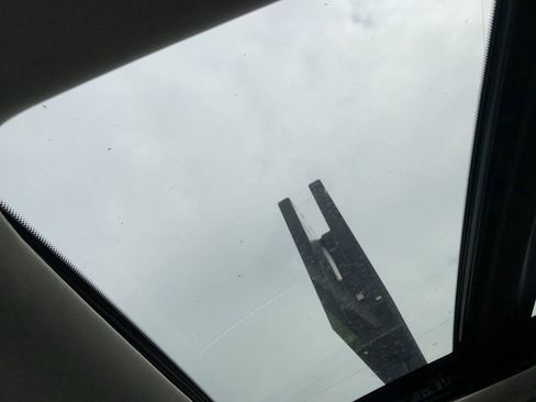 Used 2024 Nissan Pathfinder SL w/ SL Premium Package image 31