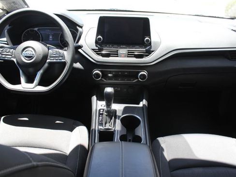Used 2022 Nissan Altima 2.5 SV FWD image 18