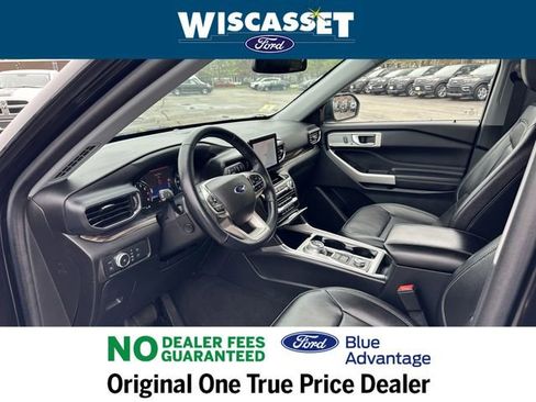 Certified 2022 Ford Explorer Limited w/ Hybrid Equipment Group 310A image 4