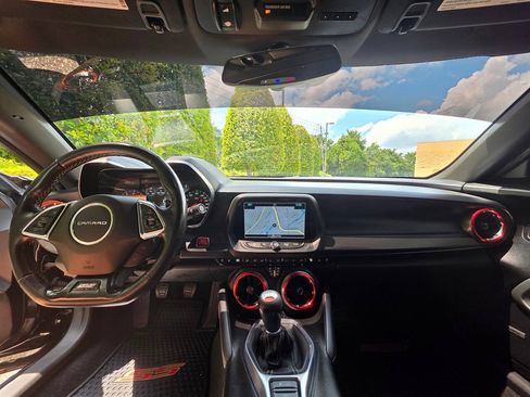 Used 2016 Chevrolet Camaro SS RWD image 16