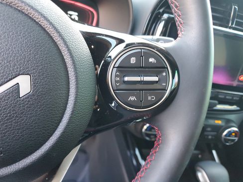 Certified 2025 Kia Soul GT-Line image 27
