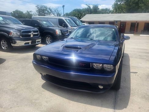 Used 2013 Dodge Challenger R/T RWD image 4