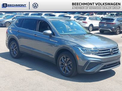 Used 2023 Volkswagen Tiguan SE w/ Panoramic Sunroof Package