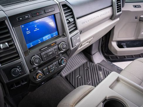 Used 2020 Ford F250 XLT image 24