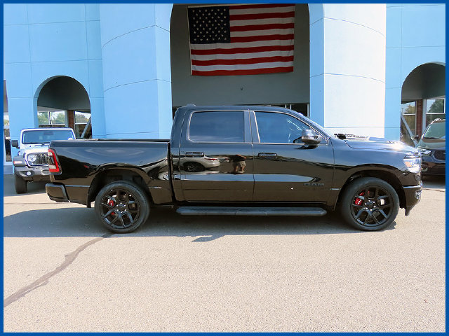 Used 2023 RAM 1500 Laramie AWD/4WD image 2