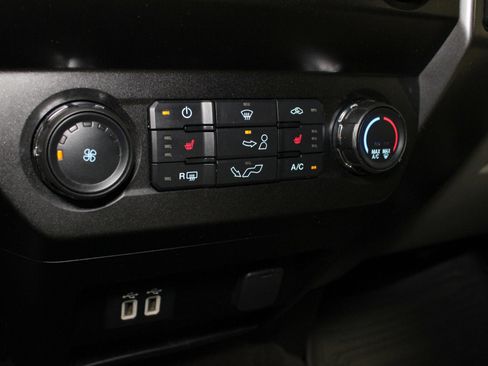 Used 2020 Ford F150 XLT w/ Equipment Group 302A Luxury RWD image 24