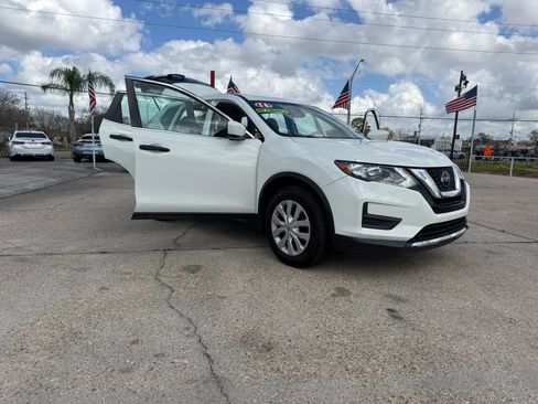 Used 2020 Nissan Rogue S image 18