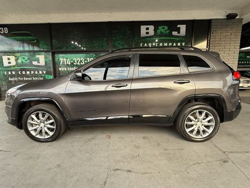 Used 2018 Jeep Cherokee Latitude image 4