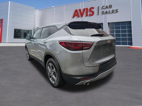 Used 2025 Chevrolet Blazer LT FWD image 9