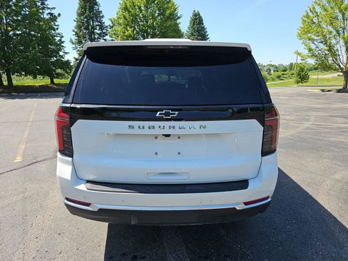 Used 2025 Chevrolet Suburban LS AWD/4WD image 5