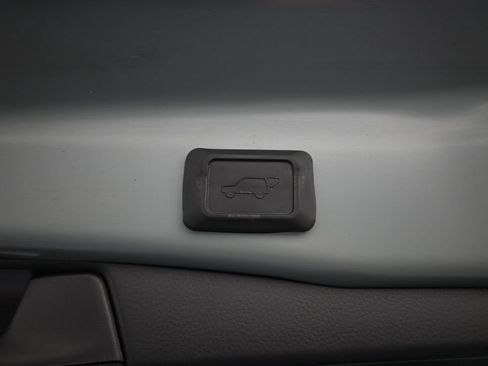 Certified 2020 Toyota RAV4 XLE Premium AWD/4WD image 23
