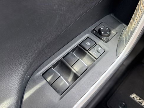 Used 2019 Toyota RAV4 Limited FWD image 24