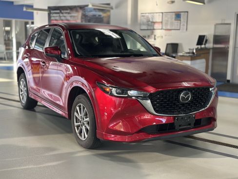 Used 2024 MAZDA CX-5 AWD 2.5 S w/ Preferred Package image 3