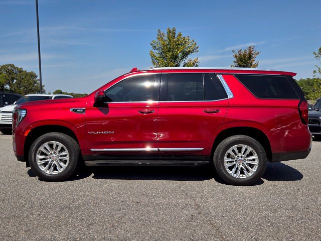 Used 2024 GMC Yukon SLT w/ SLT Premium Package RWD image 2