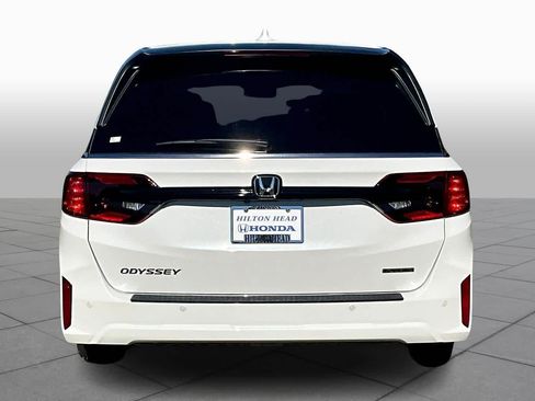 Used 2026 Honda Odyssey Touring image 4