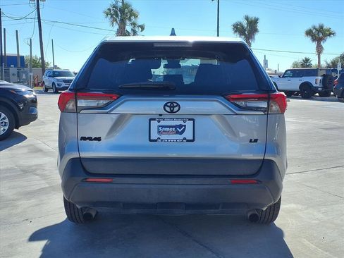 Used 2022 Toyota RAV4 LE image 6