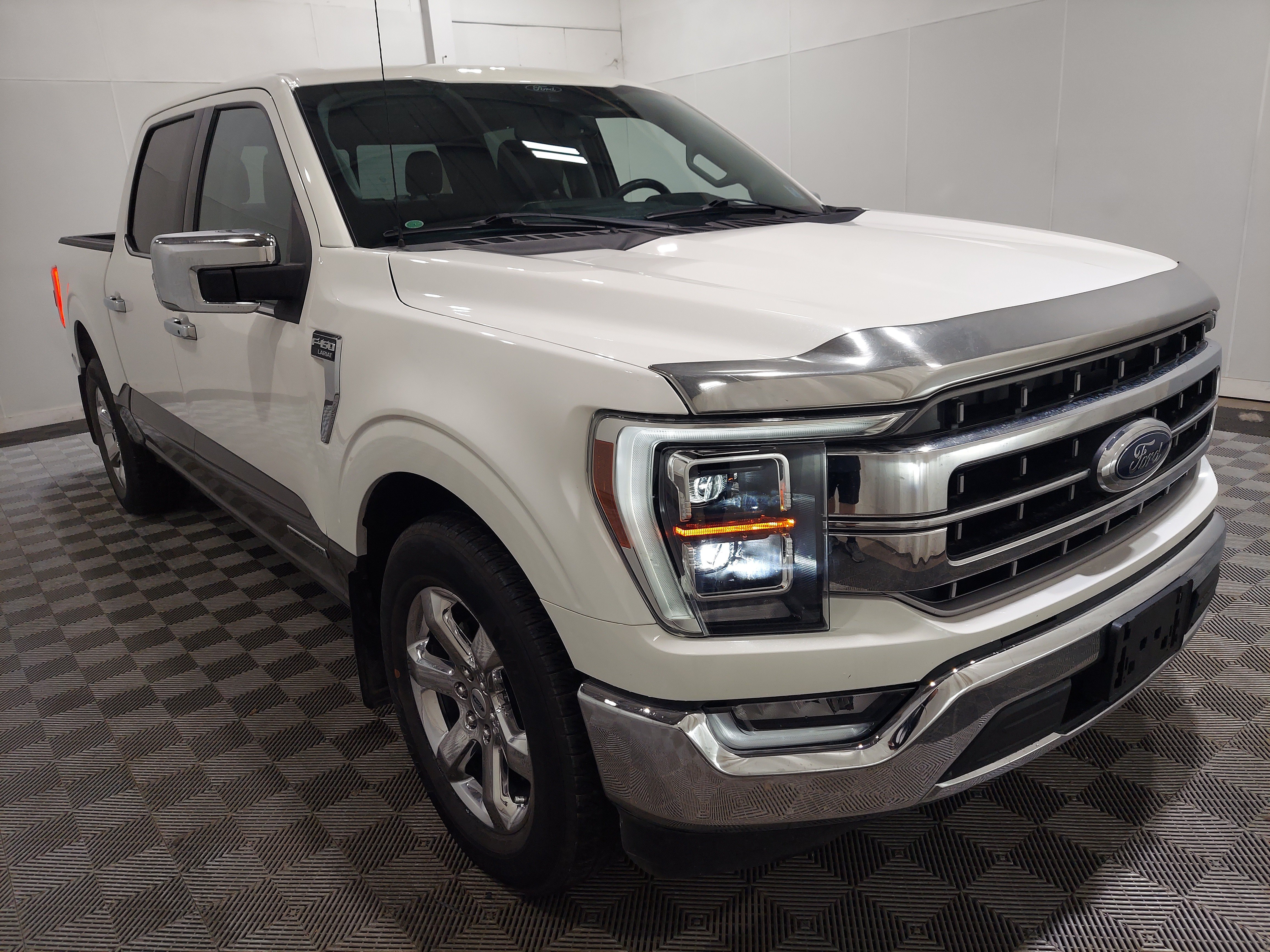Used 2021 Ford F150 Lariat w/ Equipment Group 502A High RWD image 4
