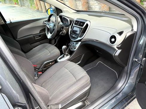 Used 2020 Chevrolet Sonic LT image 33