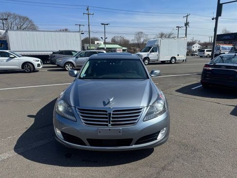 Used 2014 Hyundai Equus Signature RWD image 2