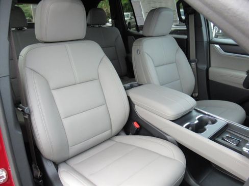 New 2026 GMC Acadia Elevation w/ Elevation Premium Package FWD image 9