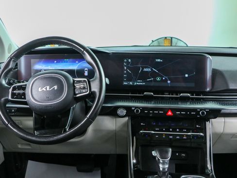 Used 2024 Kia Carnival SX Prestige FWD image 17