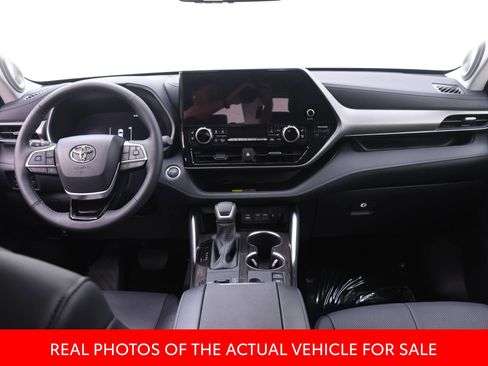 Used 2026 Toyota Highlander Limited image 5
