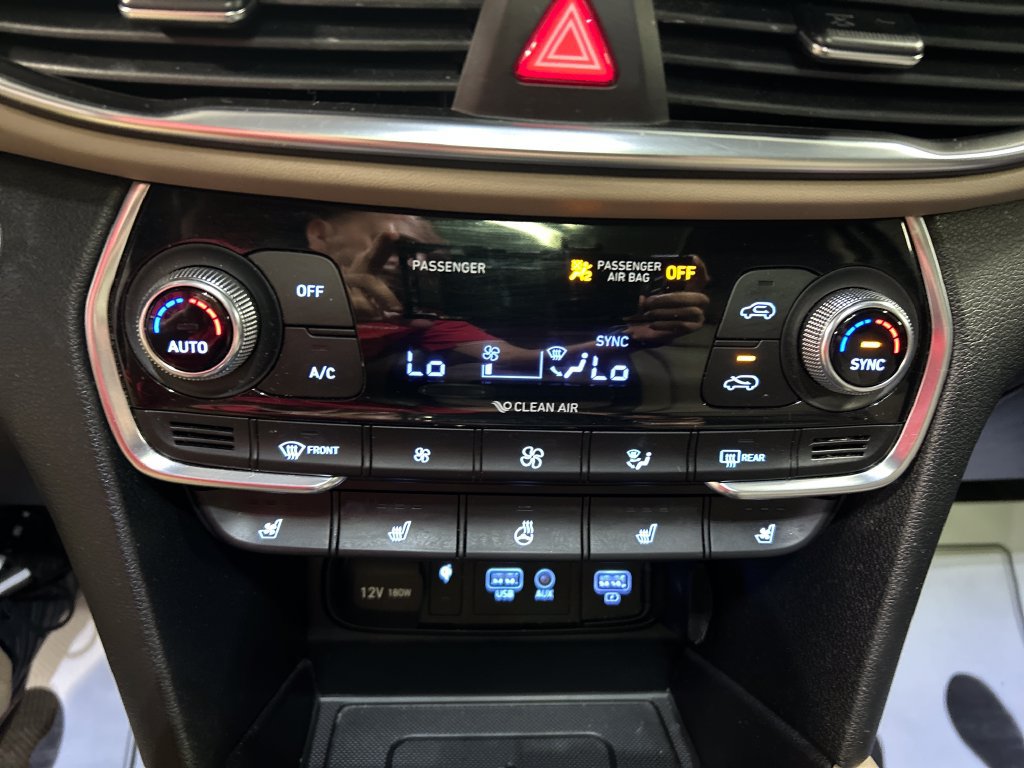 Used 2020 Hyundai Santa Fe Limited w/ Cargo Package FWD image 17
