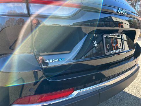 Used 2023 Jeep Grand Cherokee 4WD 4xe image 44