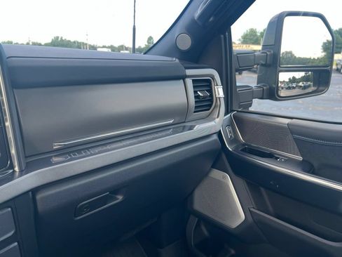 Used 2025 Ford F250 Platinum AWD/4WD image 18