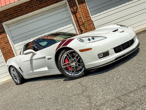 Used 2007 Chevrolet Corvette Z06 w/ Preferred Equipment Group RWD image 28