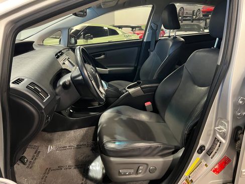 Used 2012 Toyota Prius Four image 9