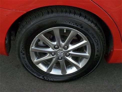 Used 2011 Toyota Camry Hybrid image 5