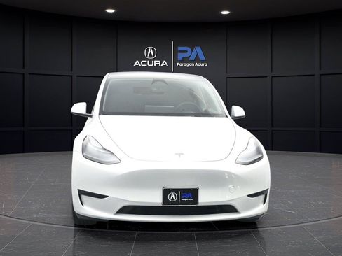 Used 2024 Tesla Model Y Long Range AWD/4WD image 24