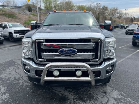 Used 2014 Ford F250 XLT w/ XLT Premium Package image 2