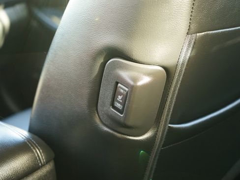 Used 2015 Nissan Leaf SL w/ Premium Package image 18