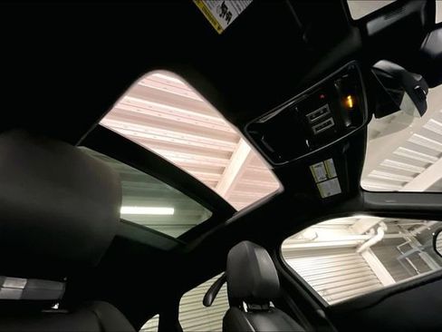 Certified 2026 Land Rover Range Rover Velar Dynamic SE image 30