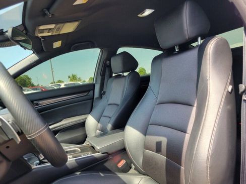 Used 2019 Honda Accord Sport image 9