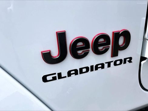 Used 2020 Jeep Gladiator Rubicon AWD/4WD image 10
