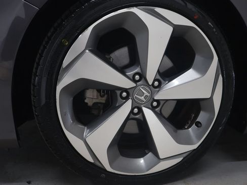 Used 2018 Honda Accord Touring image 33