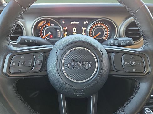 Used 2020 Jeep Wrangler Sport image 24